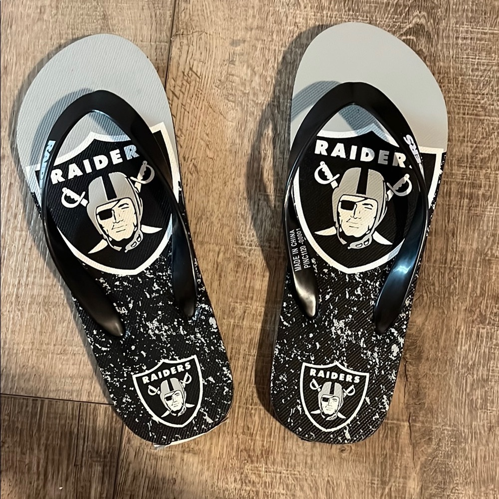 Raiders Flip Flops with Black and Gray Design